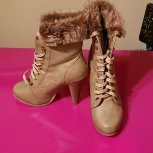 fur boots